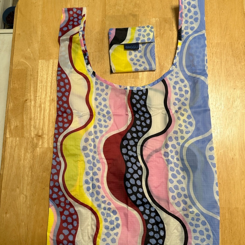 SOLD!!NWOT!! BAGGU standard size abstract reusable tote bag